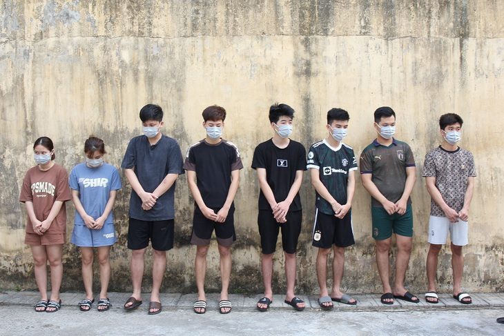 Bắt nhóm sinh viên đại học dựng lên ‘thầy Thế’ có khả năng giải hạn, cầu tài lộc... lừa đảo tiền tỉ - Ảnh 1. Bắt nhóm sinh viên đại học dựng lên "thầy Thế" có khả năng làm lễ giải hạn để lừa đảo tiền tỉ - Ảnh: LÊ PHƯỢNG
