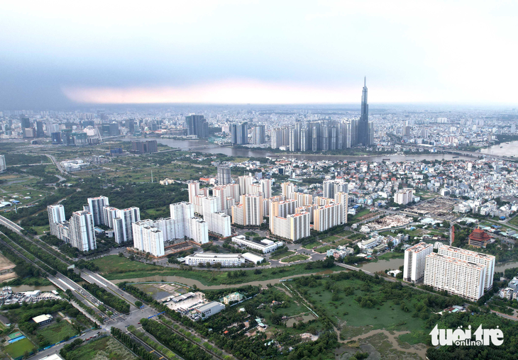 Thủ tướng Phạm Minh Chính chủ trì hội nghị thúc đẩy thị trường bất động sản - Ảnh 1. Thị trường bất động sản đang gặp nhiều khó khăn, các doanh nghiệp kỳ vọng các giải pháp đồng bộ sẽ giúp vực dậy thị trường - Ảnh: NGỌC HIỂN