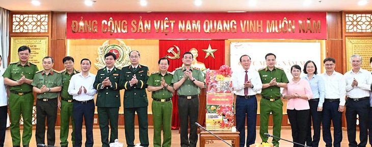 bithunentet-1738080184745198399119 Bí thư Nguyễn Văn Nên thăm các đơn vị trực Tết Nguyên đán - Ảnh 1.