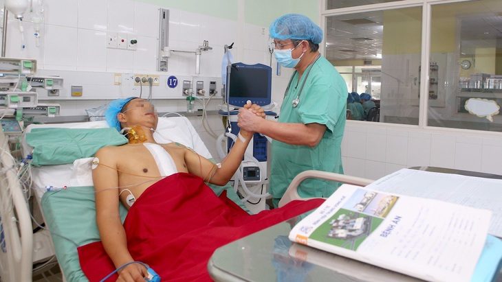 Sau ghép tim một ngày, anh T.V.G. đã hồi phục kỳ diệu, tim đập tốt - Ảnh: THƯỢNG HIỂN