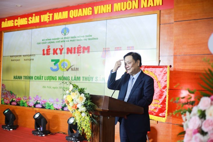 le-minh-hoan-1-1725014631952928335770 Bộ trưởng Lê Minh Hoan: Sức khỏe của người dân là điều rất quan trọng - Ảnh 1.